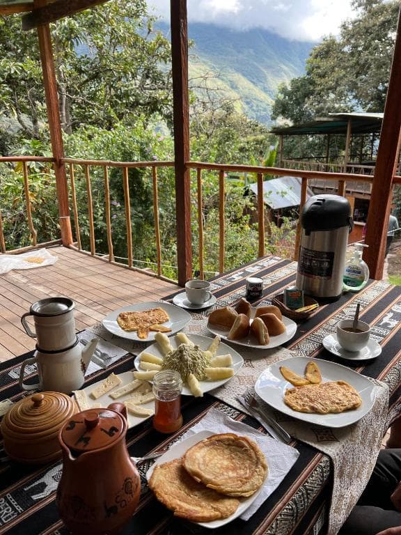 Farm table and mountain stay atmosphere
